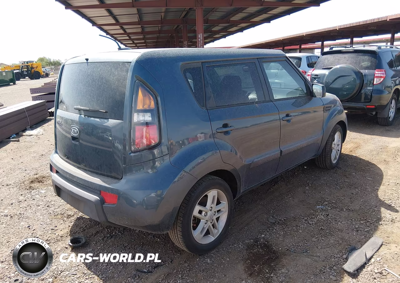 2011 Kia Soul + VIN:KNDJT2A28B7336092 - 4