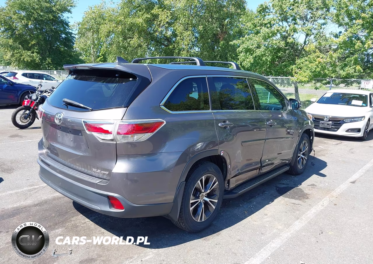 2016 Toyota Highlander Xle V6 VIN:5TDJKRFH8GS230568 - 4