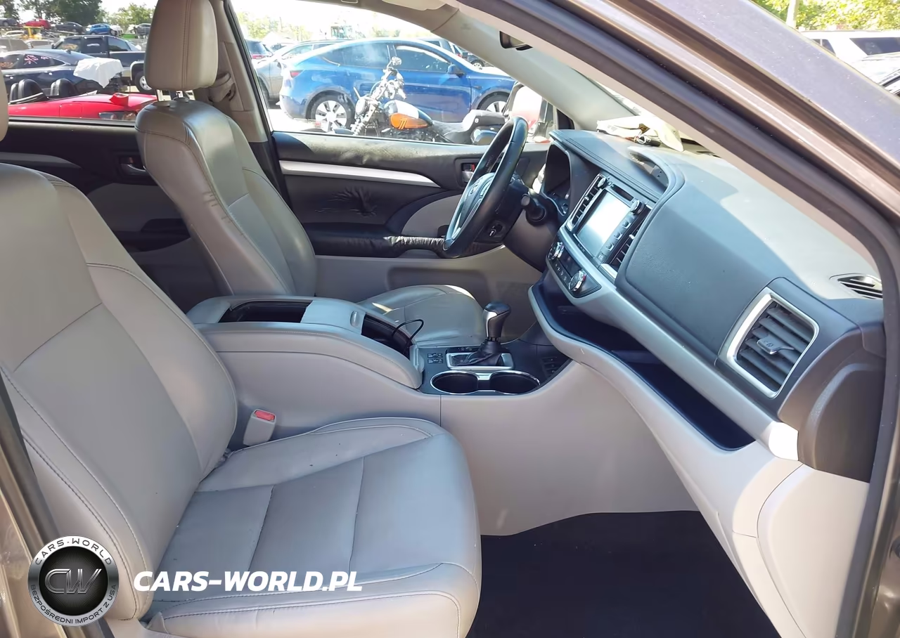 2016 Toyota Highlander Xle V6 VIN:5TDJKRFH8GS230568 - 5
