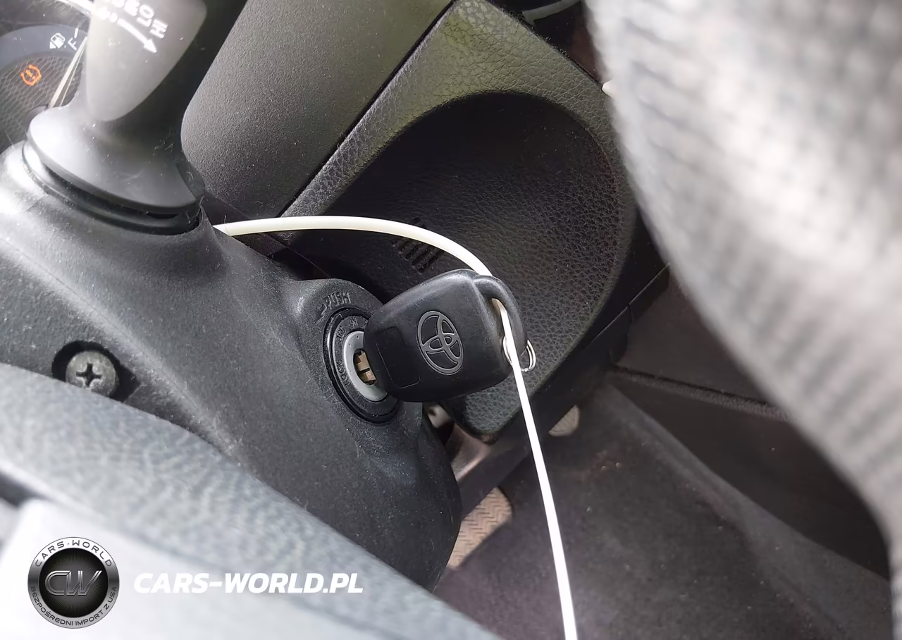 2015 Toyota Corolla Le Plus VIN:5YFBURHE7FP192646 - 11