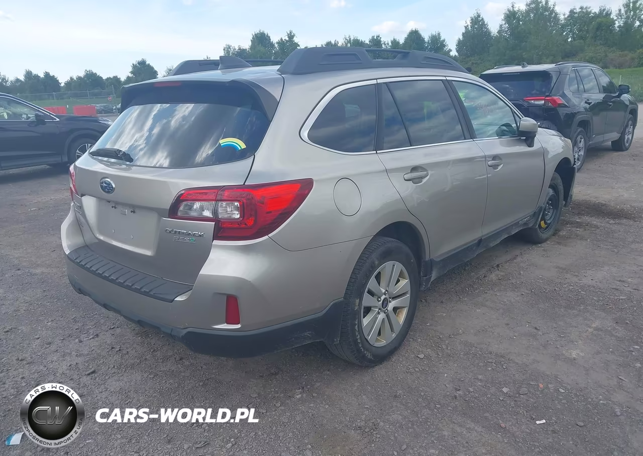 2017 Subaru Outback 2.5I Premium VIN:4S4BSACC4H3305330 - 4