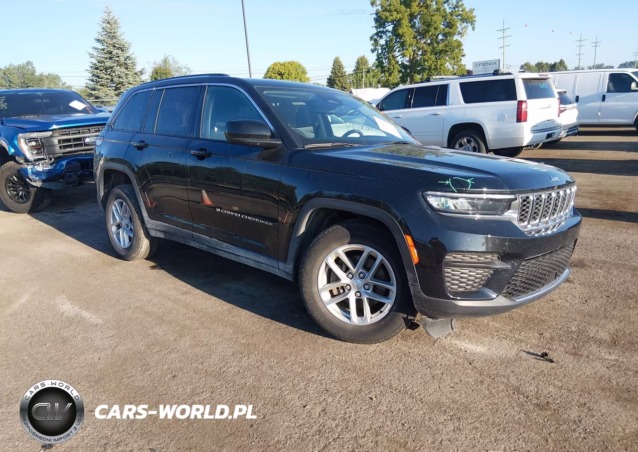 2023 Jeep Grand Cherokee Laredo 4X4