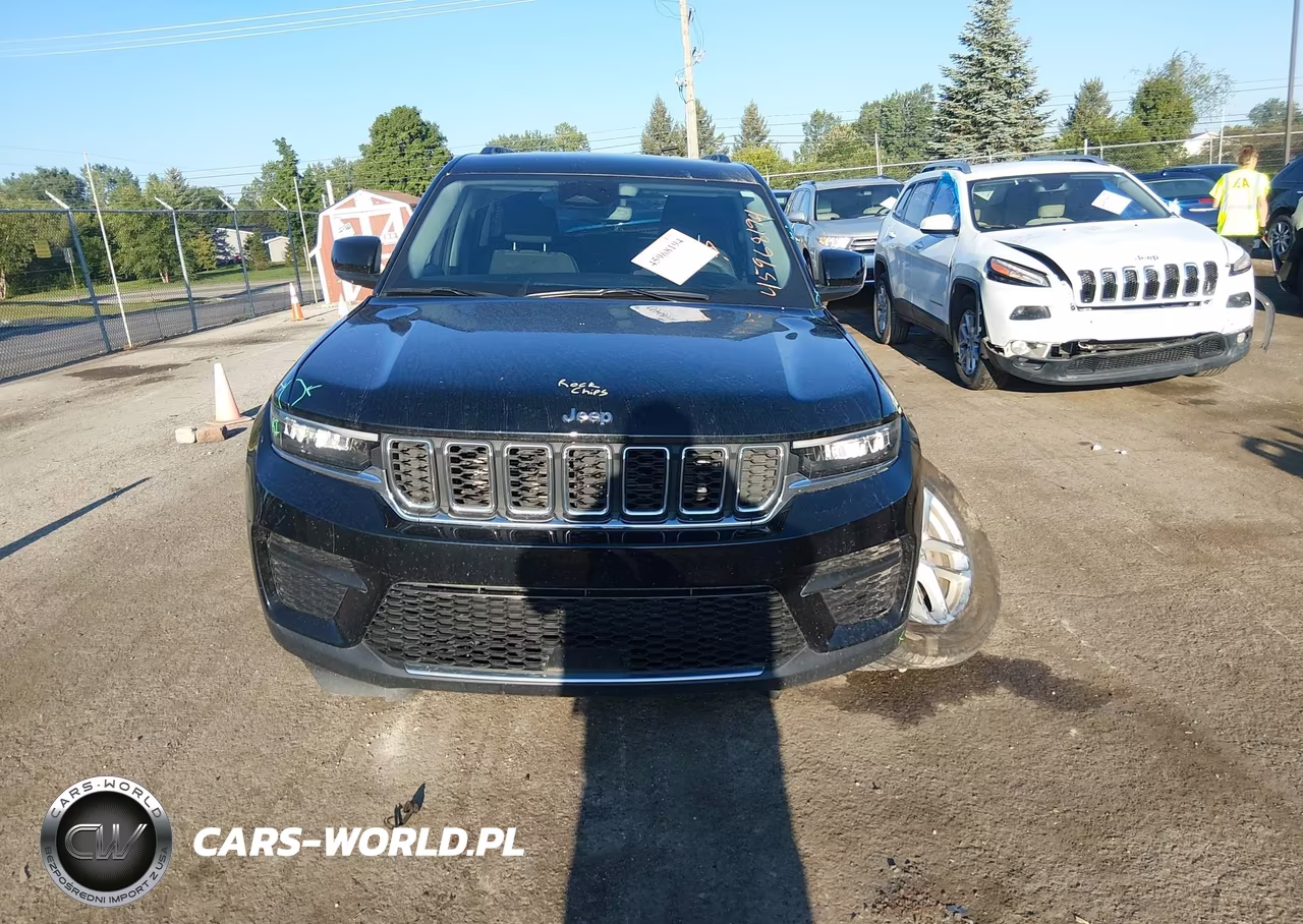 2023 Jeep Grand Cherokee Laredo 4X4 VIN:1C4RJHAG1PC622193 - 12