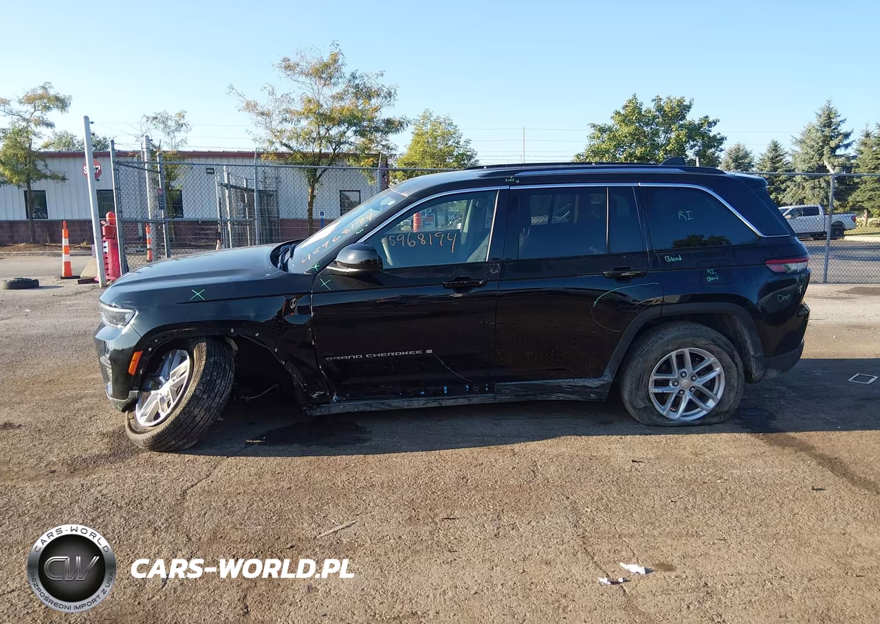 2023 Jeep Grand Cherokee Laredo 4X4 VIN:1C4RJHAG1PC622193 - 14