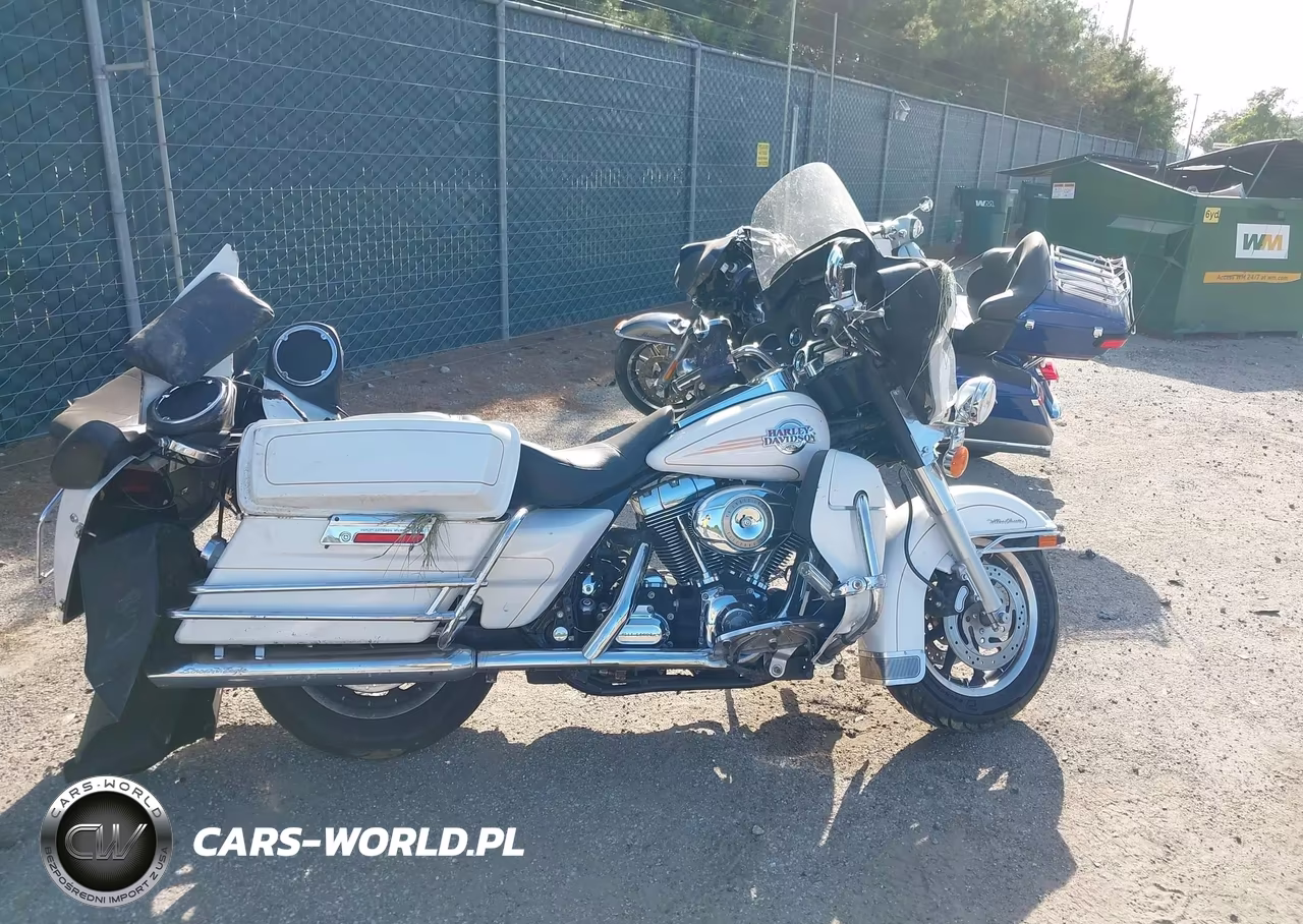 2007 Harley-Davidson Flhtcui VIN:1HD1FC4157Y693374 - 12
