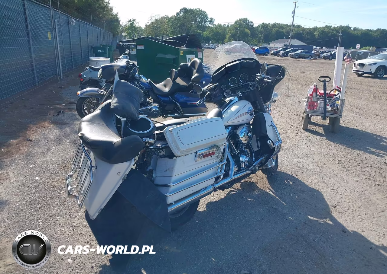 2007 Harley-Davidson Flhtcui VIN:1HD1FC4157Y693374 - 4