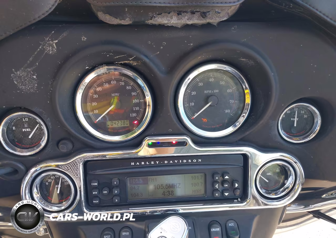 2007 Harley-Davidson Flhtcui VIN:1HD1FC4157Y693374 - 7