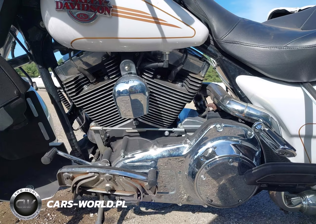 2007 Harley-Davidson Flhtcui VIN:1HD1FC4157Y693374 - 9