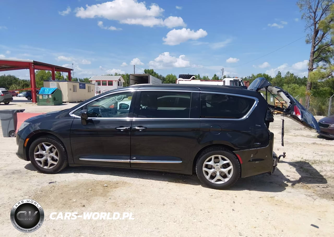 2017 Chrysler Pacifica Touring-L VIN:2C4RC1BG8HR553009 - 15