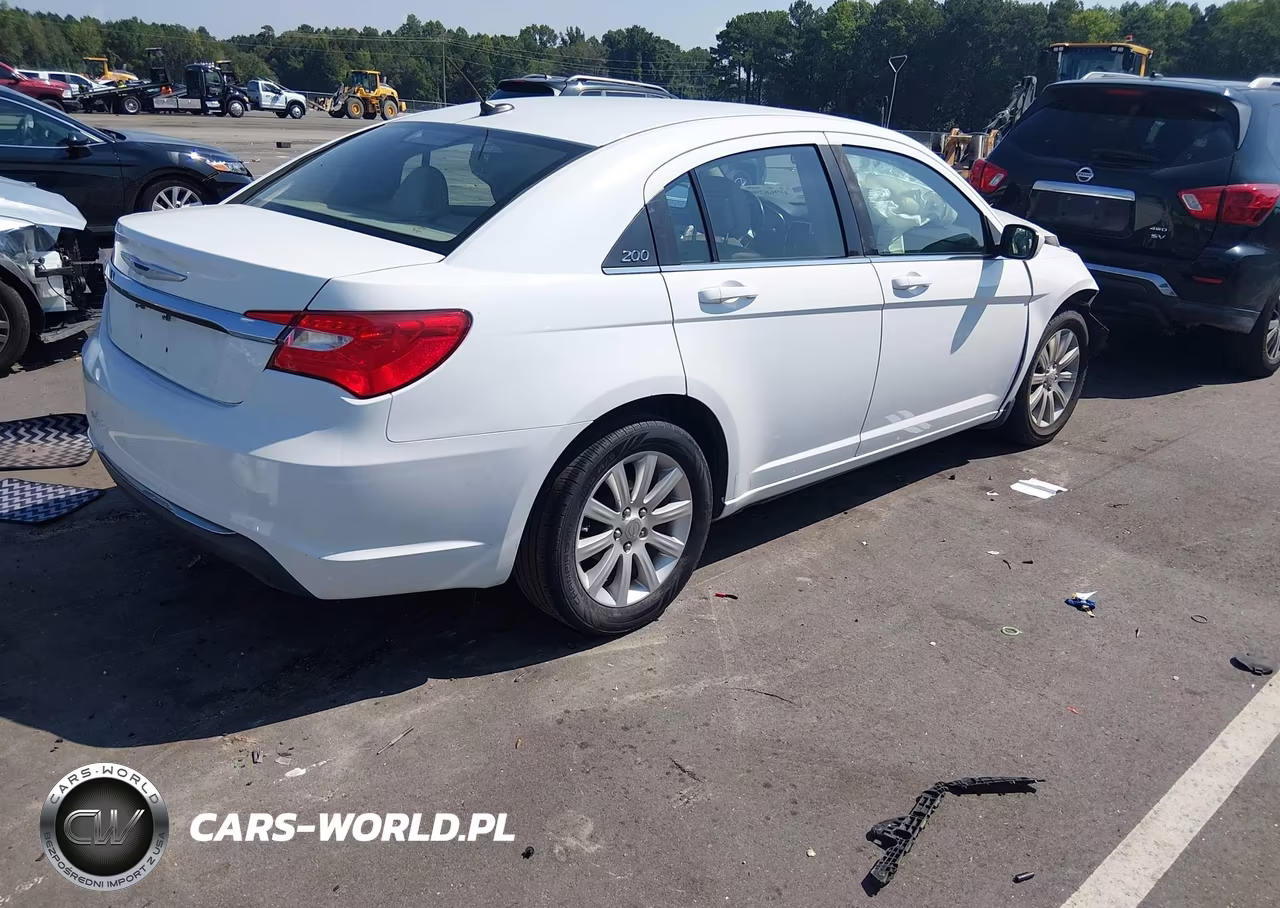 2012 Chrysler 200 Touring VIN:1C3CCBBBXCN129342 - 4