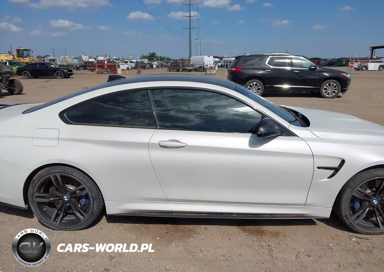 2018 BMW M4 VIN:WBS4Y9C58JAA85988 - 13