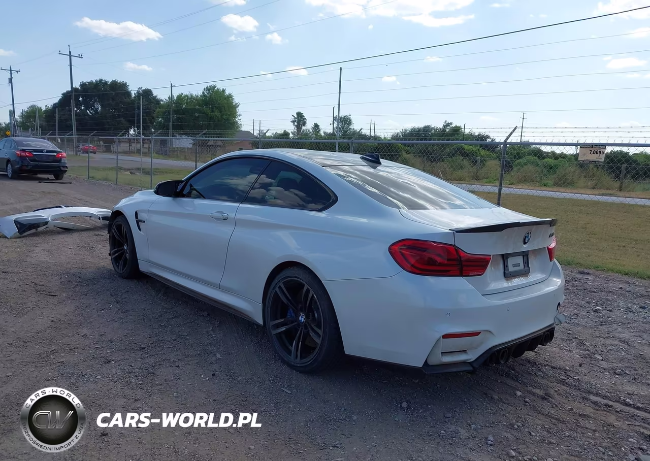 2018 BMW M4 VIN:WBS4Y9C58JAA85988 - 3