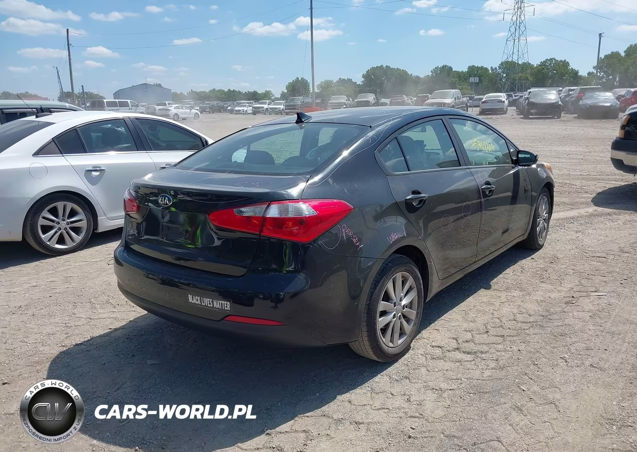 2016 Kia Forte Lx VIN:KNAFX4A6XG5476623 - 4