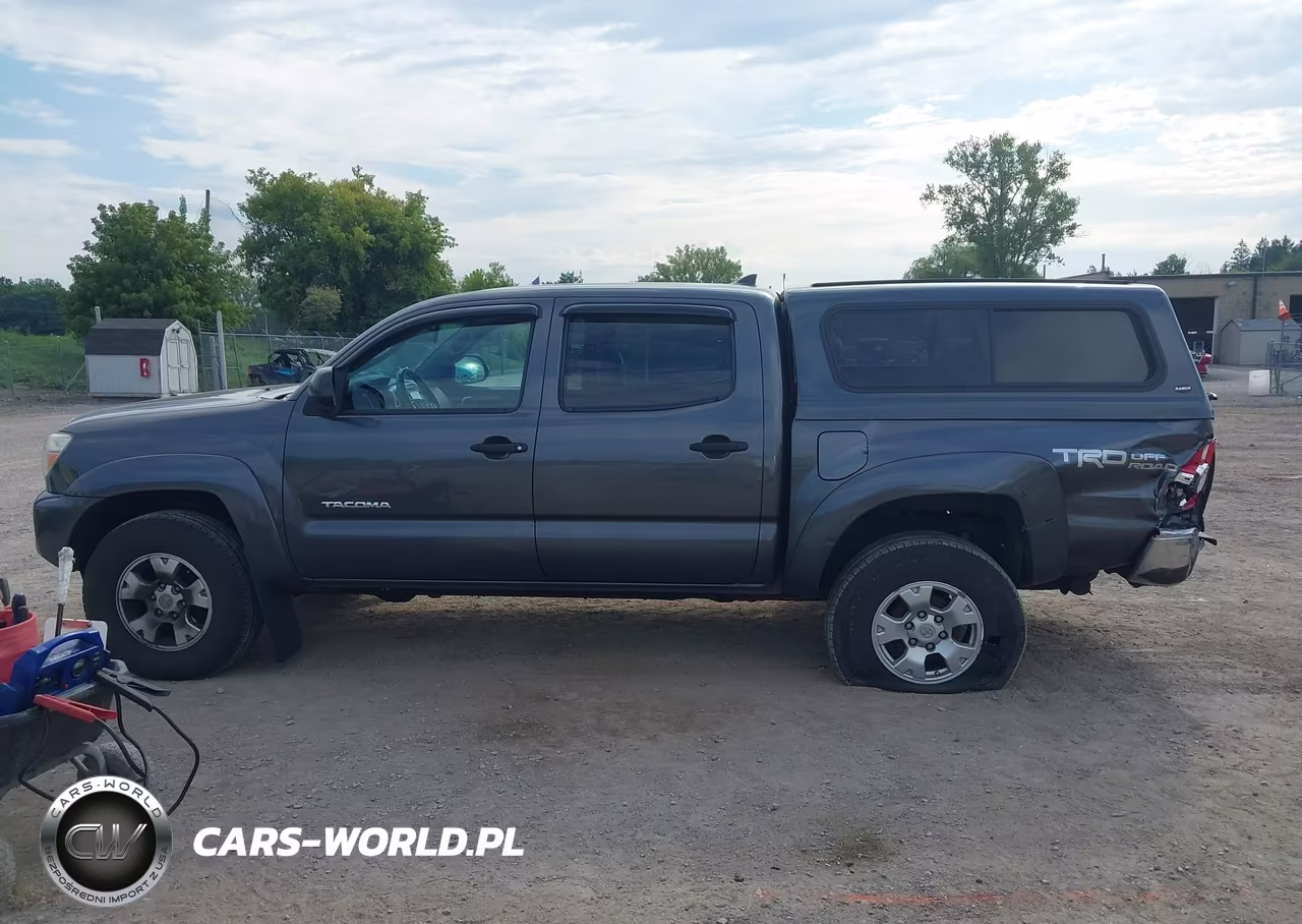 2015 Toyota Tacoma Base V6 VIN:3TMLU4EN0FM205837 - 15