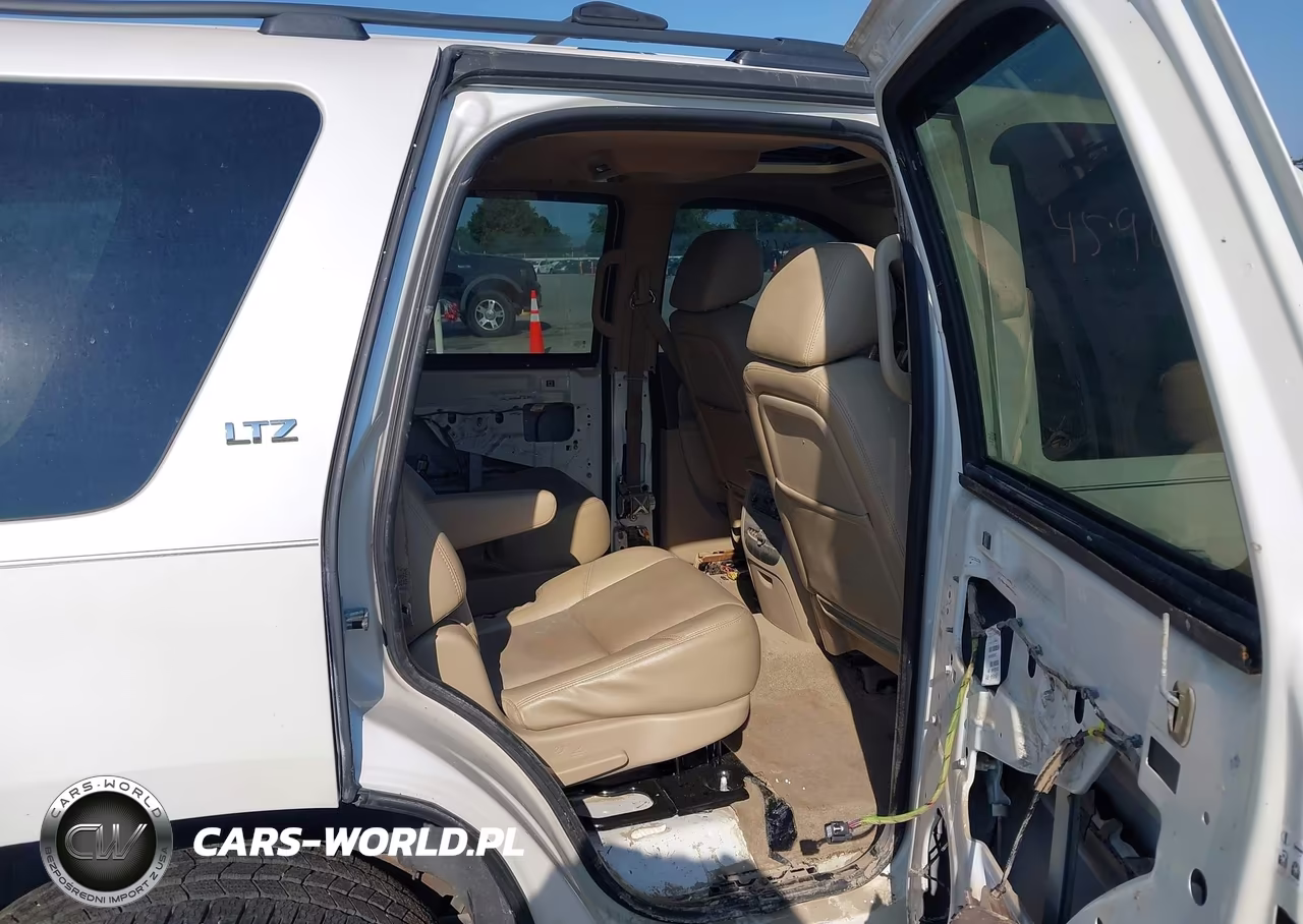 2010 Chevrolet Tahoe Ltz VIN:1GNUKCE00AR276978 - 8