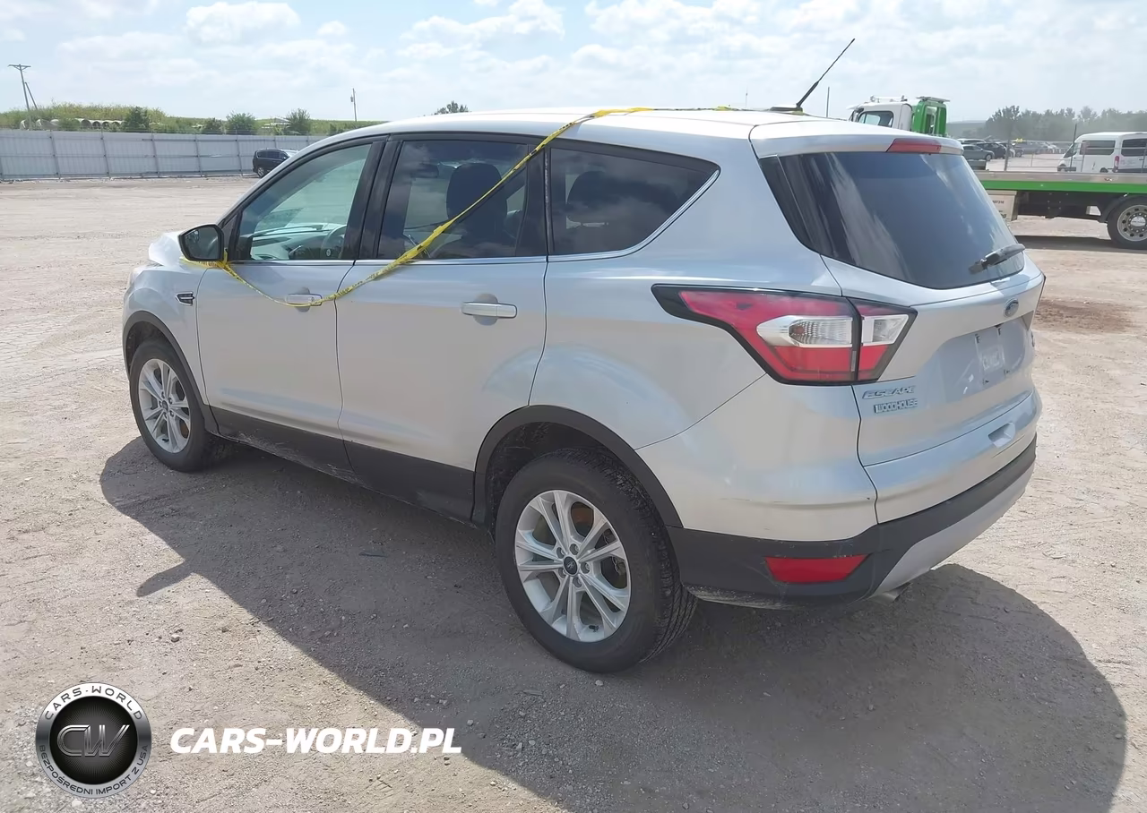 2017 Ford Escape Se VIN:1FMCU9GD3HUD10870 - 3