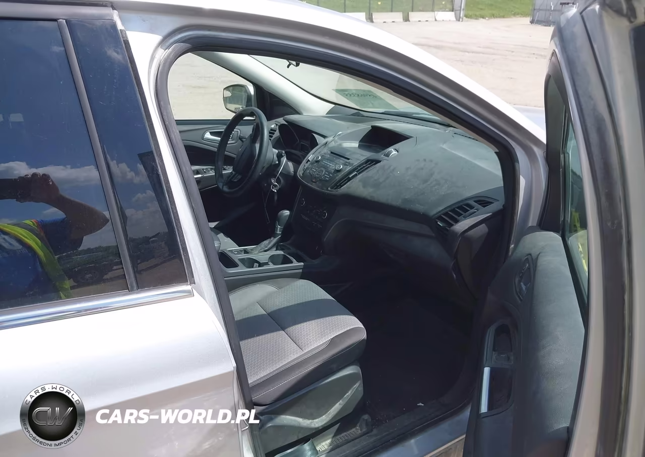 2017 Ford Escape Se VIN:1FMCU9GD3HUD10870 - 5