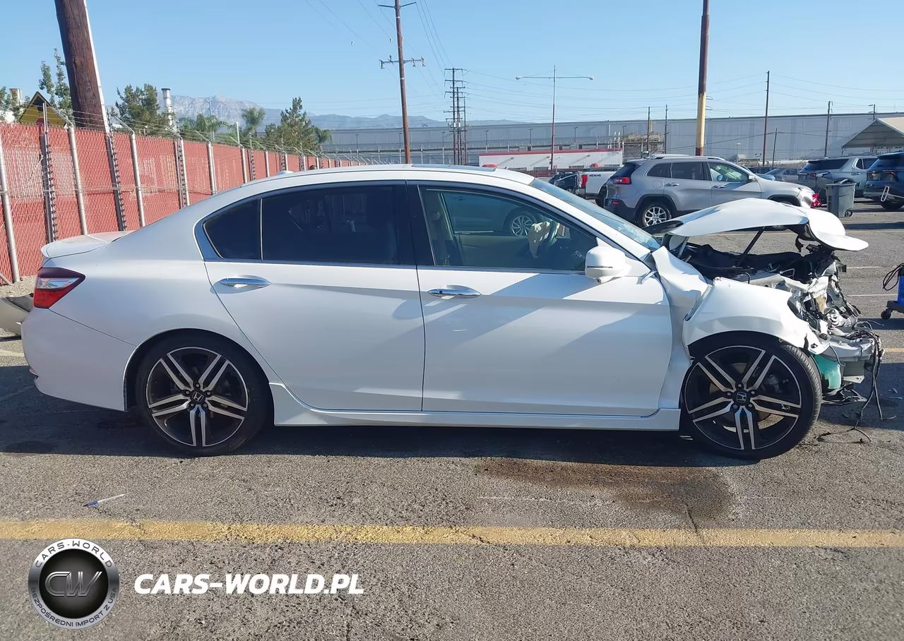 2016 Honda Accord Touring VIN:1HGCR3F99GA035930 - 14
