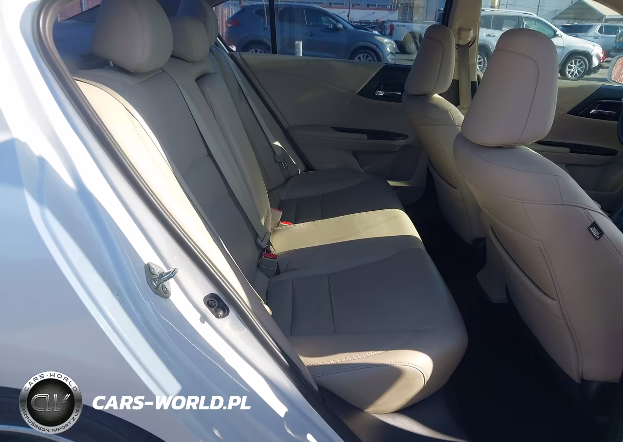 2016 Honda Accord Touring VIN:1HGCR3F99GA035930 - 8