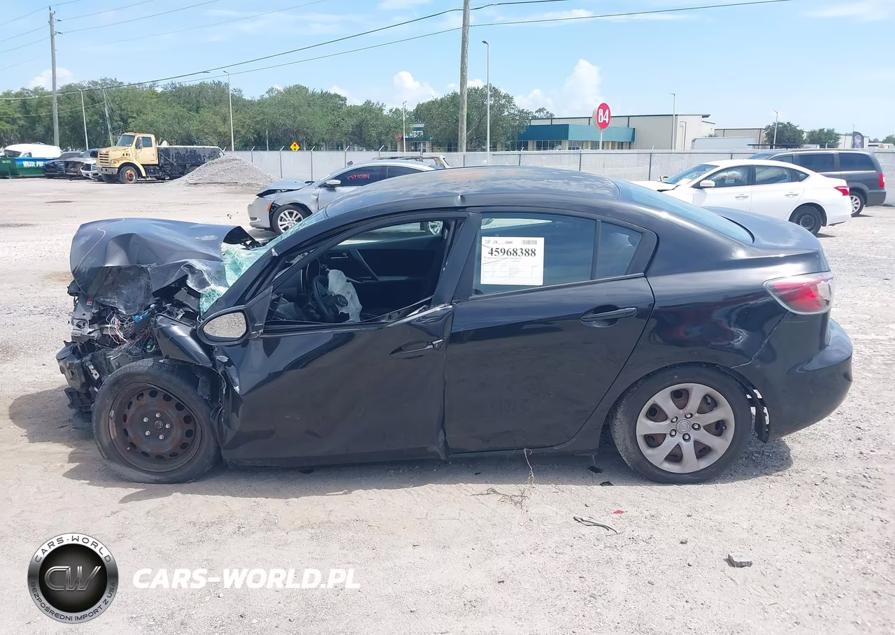 2013 Mazda Mazda3 I Sport VIN:JM1BL1U73D1832770 - 14