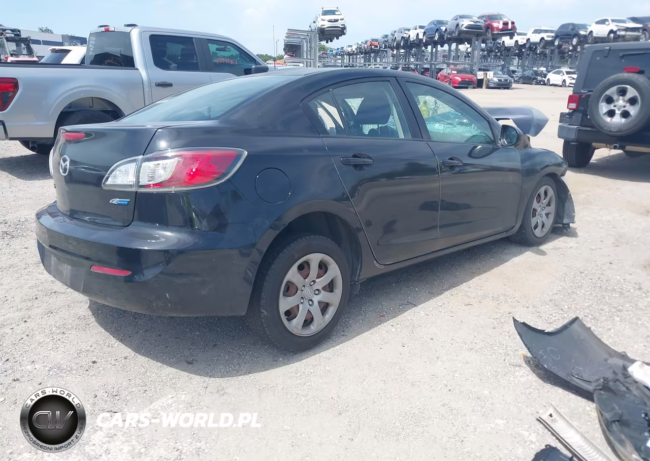 2013 Mazda Mazda3 I Sport VIN:JM1BL1U73D1832770 - 4