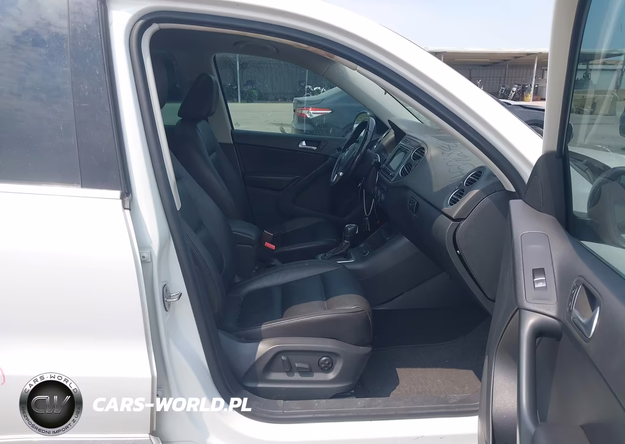 2017 Volkswagen Tiguan 2.0T Sport VIN:WVGUV7AX5HK018058 - 5