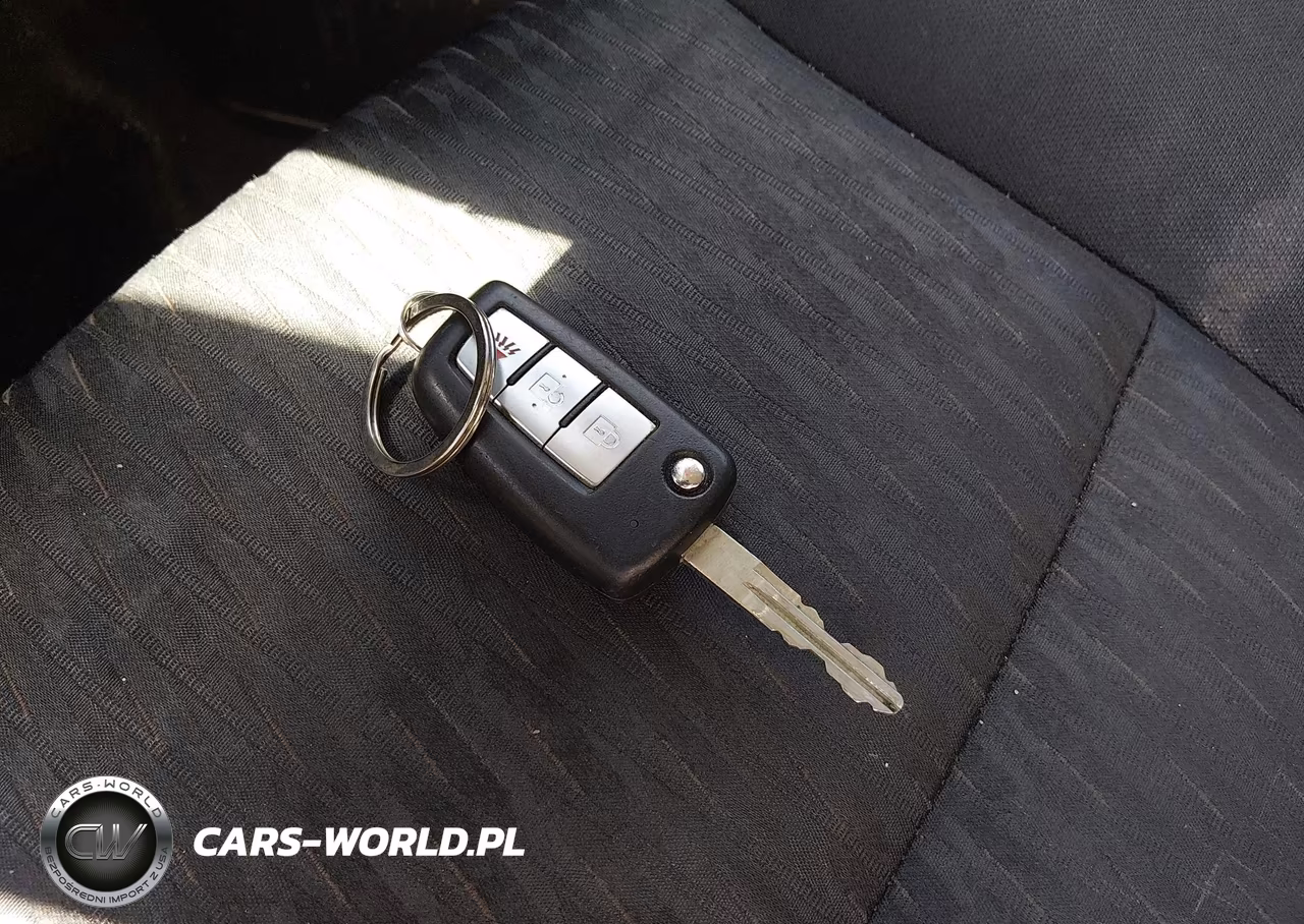 2019 Nissan Rogue S VIN:KNMAT2MV4KP511878 - 11