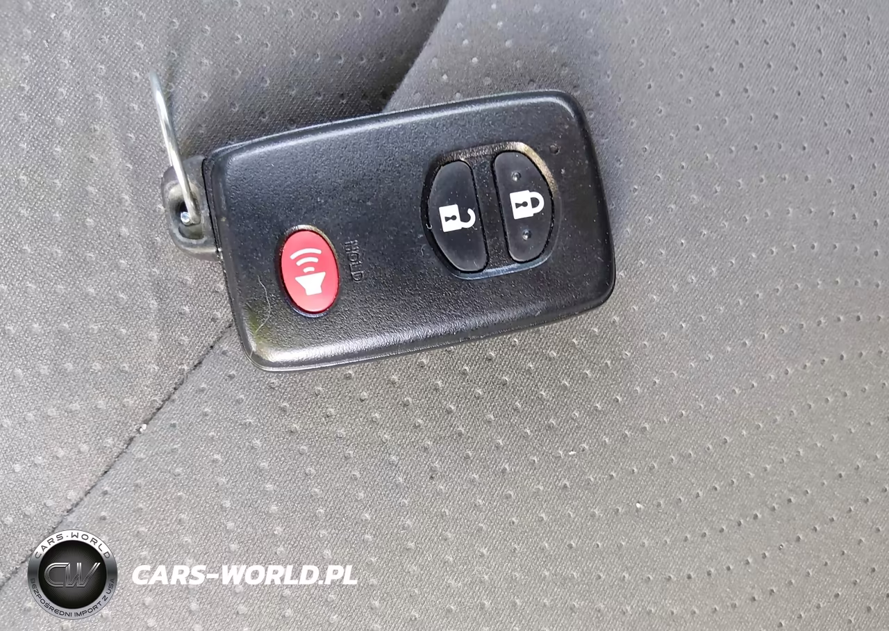 2013 Toyota Prius Two VIN:JTDKN3DU5D0349184 - 11