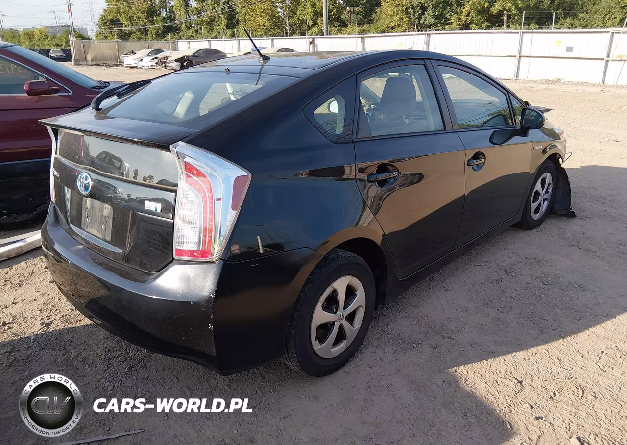 2013 Toyota Prius Two VIN:JTDKN3DU5D0349184 - 4