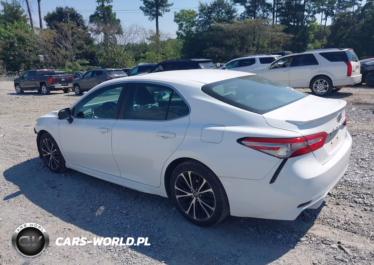 2018 Toyota Camry Se VIN:4T1B11HK6JU142523 - 14