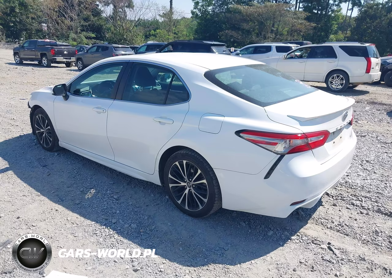 2018 Toyota Camry Se VIN:4T1B11HK6JU142523 - 3