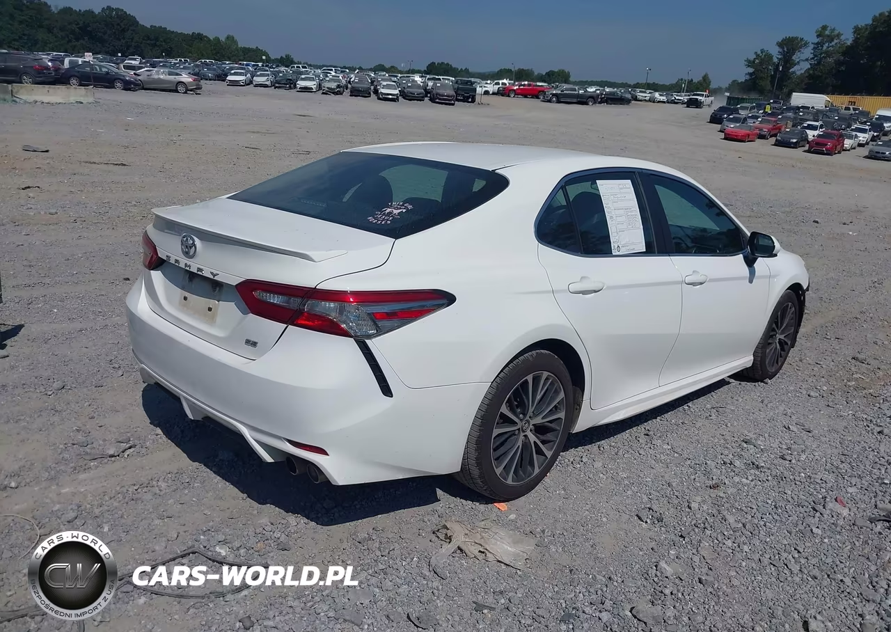 2018 Toyota Camry Se VIN:4T1B11HK6JU142523 - 4