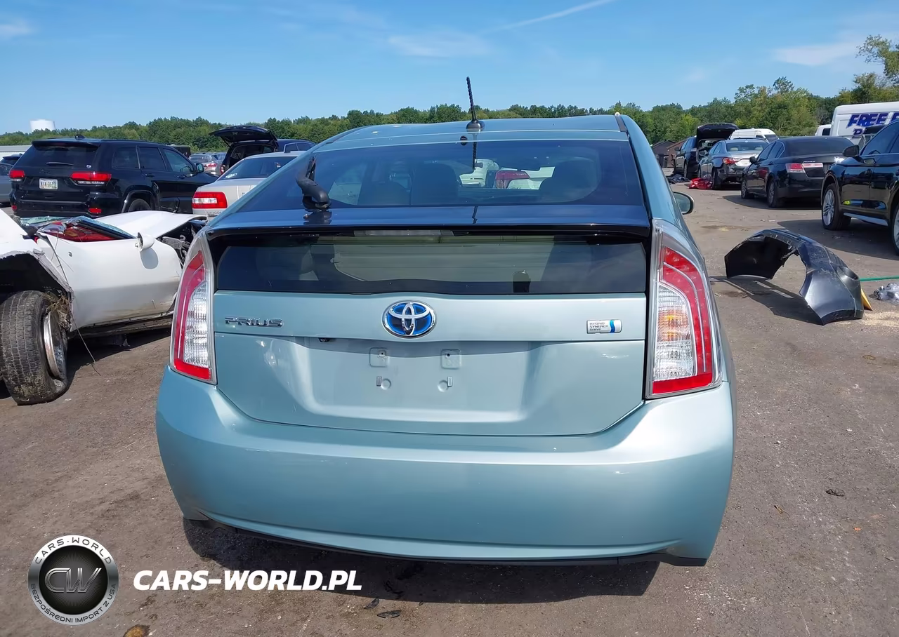 2013 Toyota Prius Three VIN:JTDKN3DU4D5682656 - 16