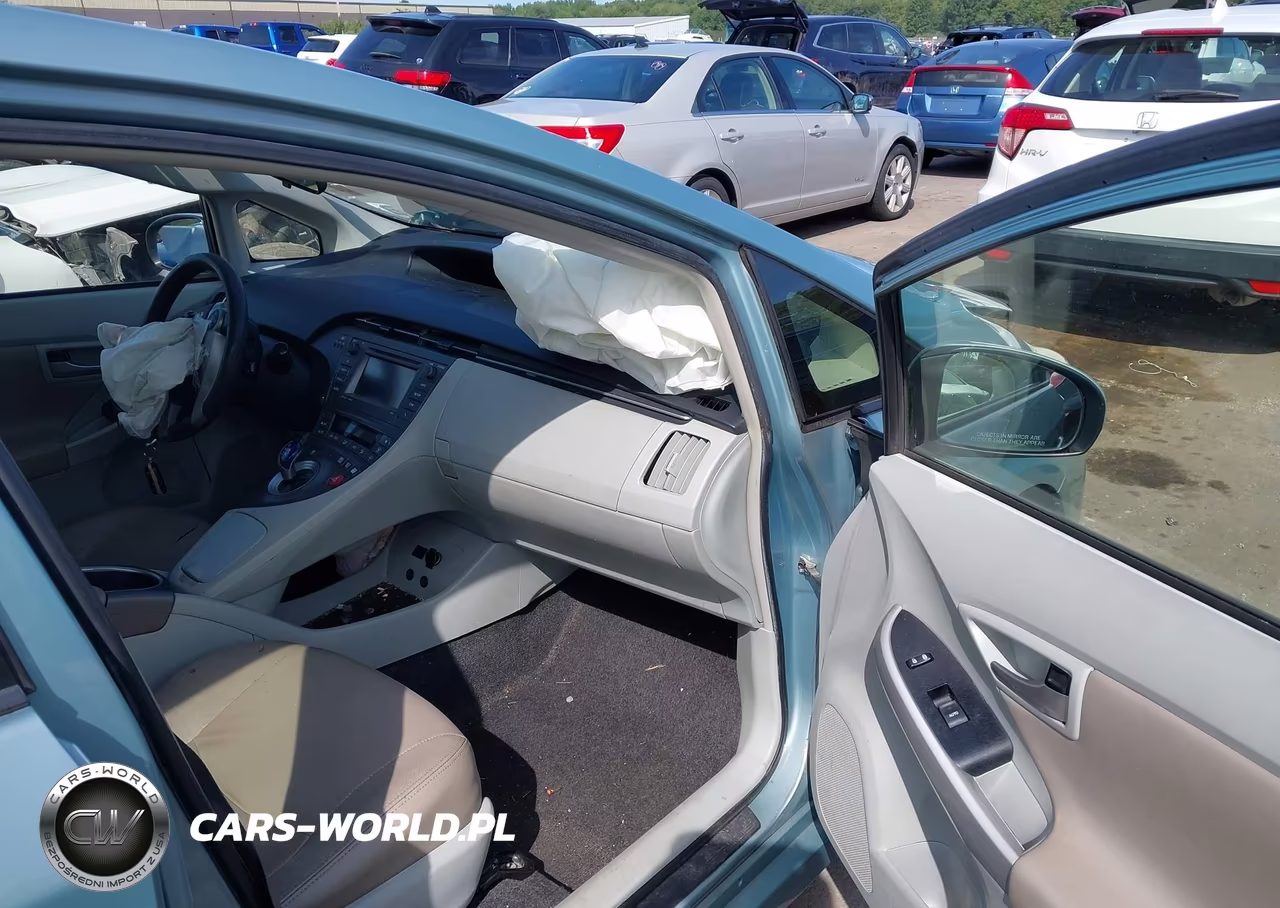 2013 Toyota Prius Three VIN:JTDKN3DU4D5682656 - 5