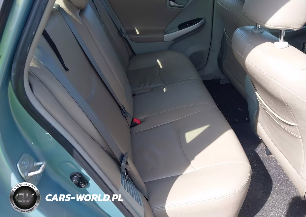 2013 Toyota Prius Three VIN:JTDKN3DU4D5682656 - 8