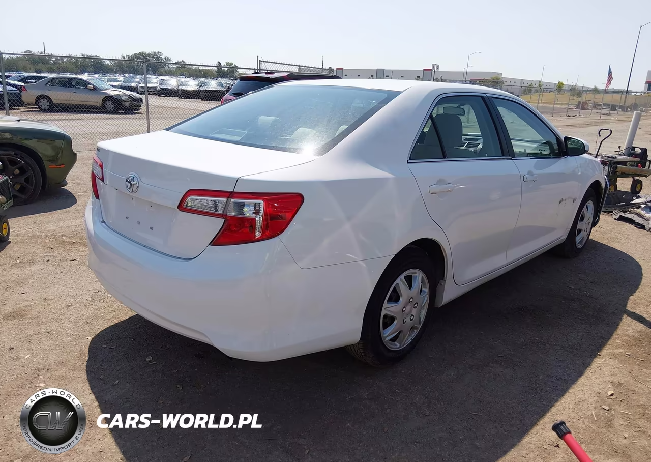 2014 Toyota Camry L VIN:4T1BF1FK3EU847208 - 4