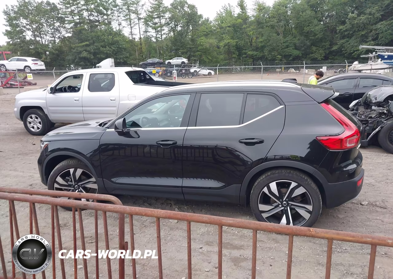 2024 Volvo Xc40 B5 Plus Bright Theme VIN:YV4L12UE2R2314839 - 14
