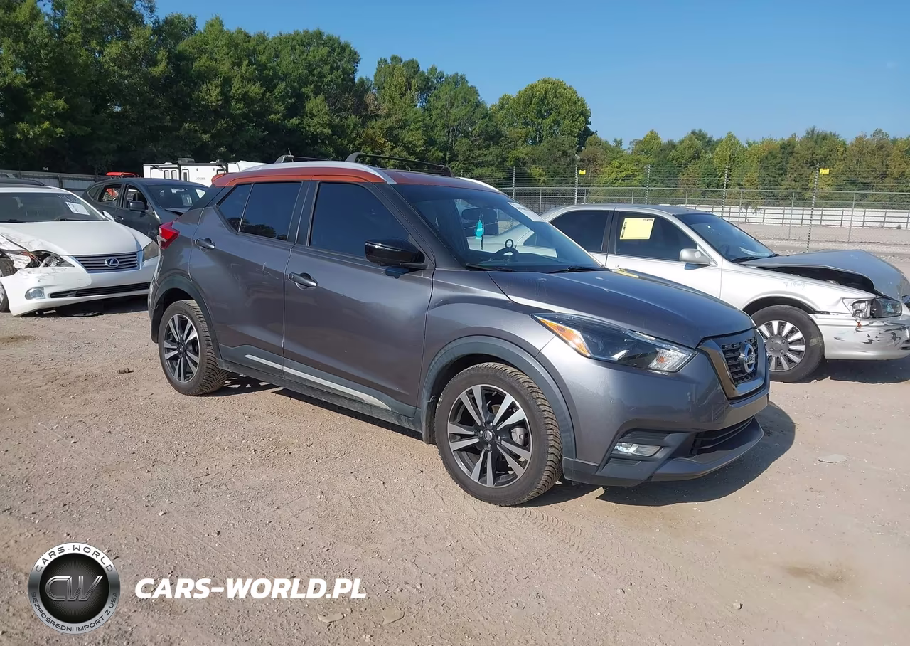 2019 Nissan Kicks Sr VIN:3N1CP5CUXKL541375 - 1