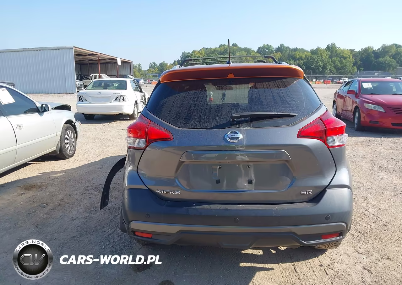 2019 Nissan Kicks Sr VIN:3N1CP5CUXKL541375 - 16