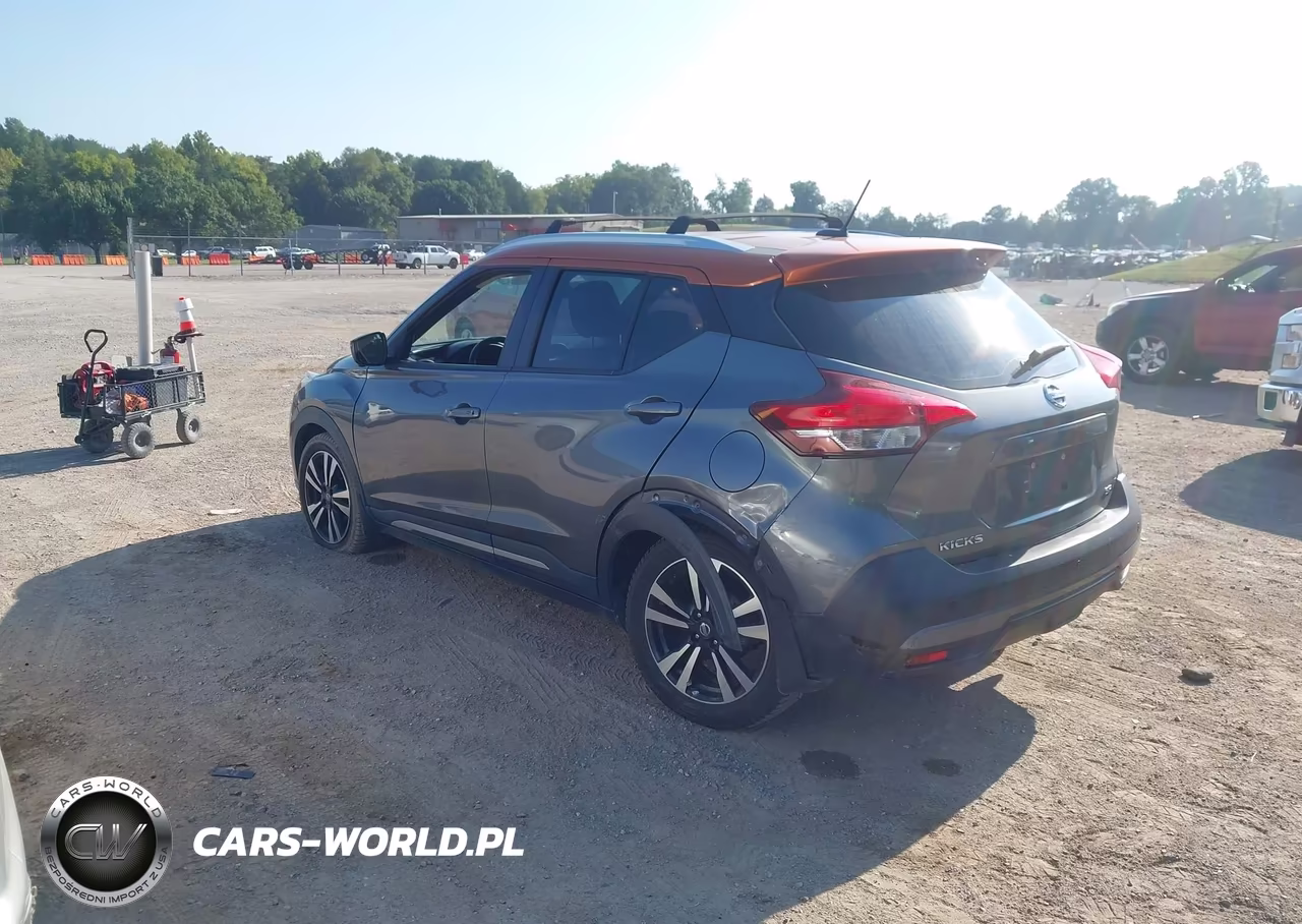 2019 Nissan Kicks Sr VIN:3N1CP5CUXKL541375 - 3