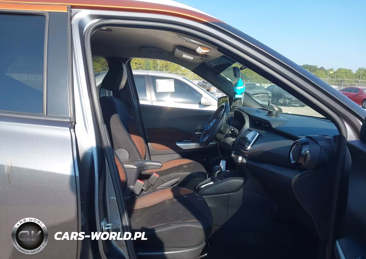 2019 Nissan Kicks Sr VIN:3N1CP5CUXKL541375 - 5