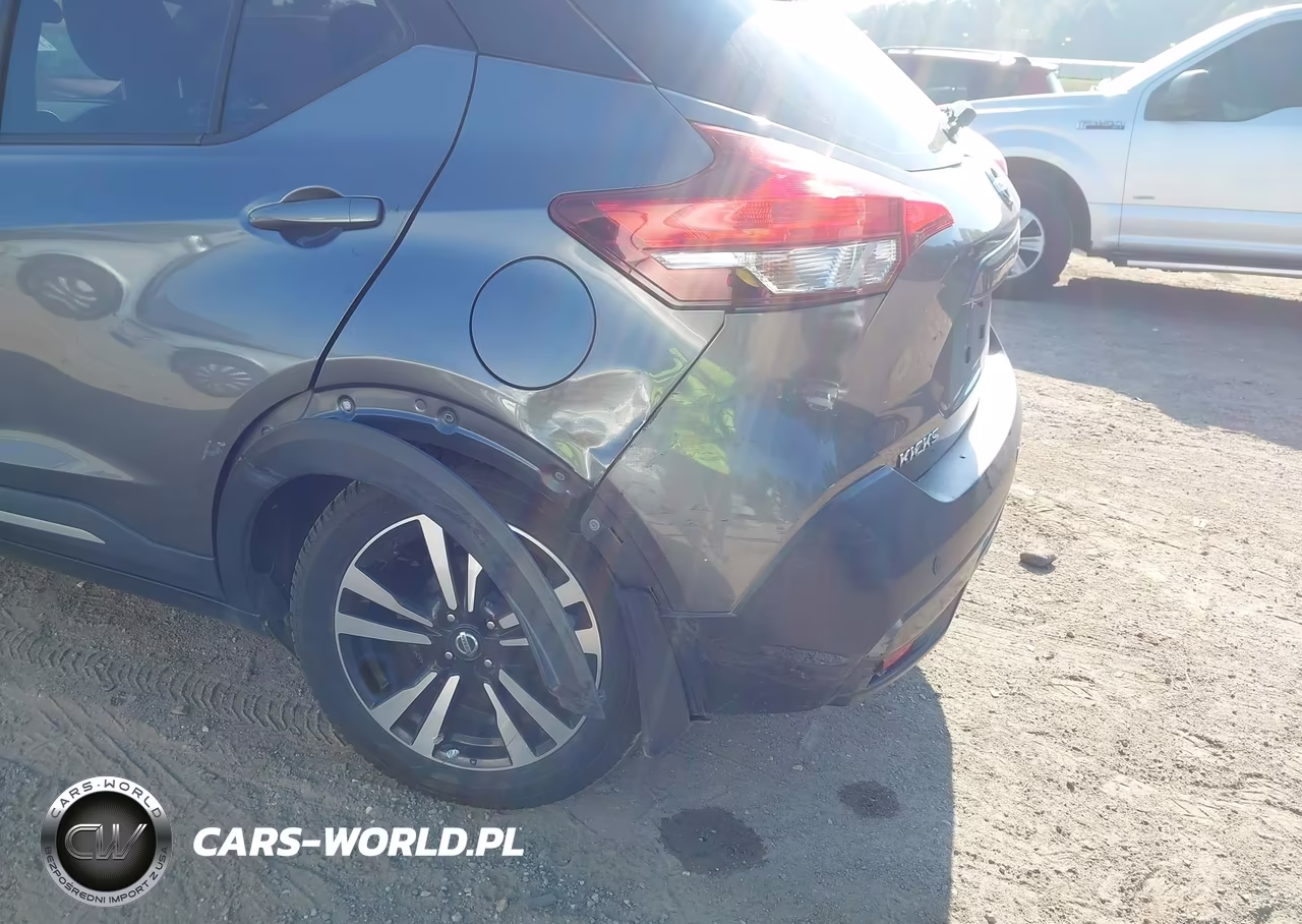 2019 Nissan Kicks Sr VIN:3N1CP5CUXKL541375 - 6