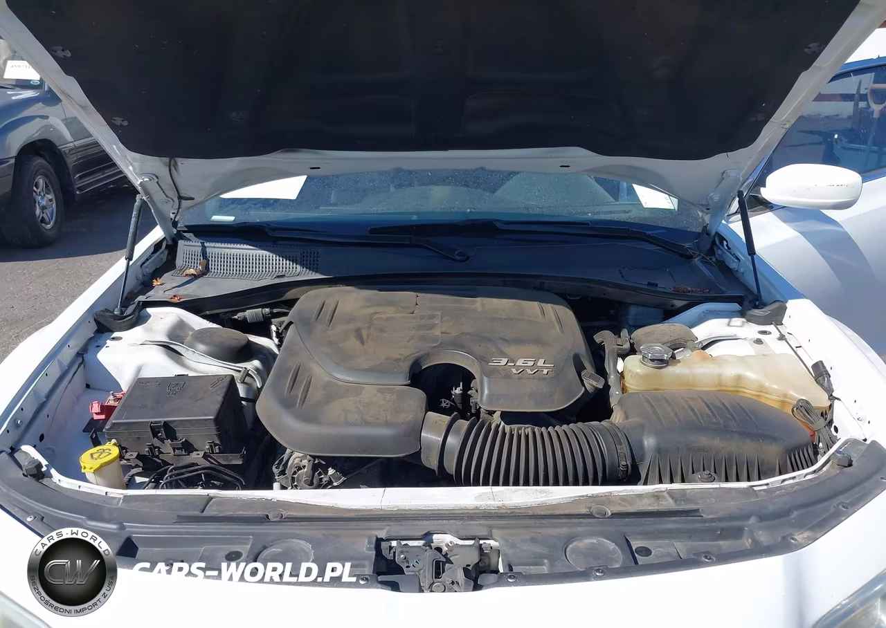 2015 Chrysler 300 Touring VIN:2C3CCARG1FH792887 - 10