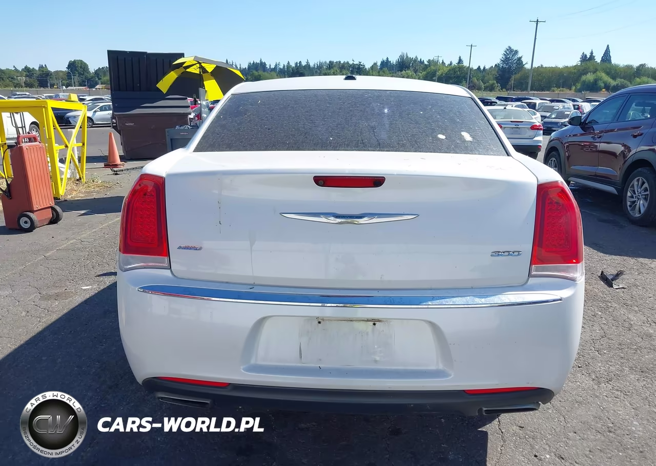 2015 Chrysler 300 Touring VIN:2C3CCARG1FH792887 - 16