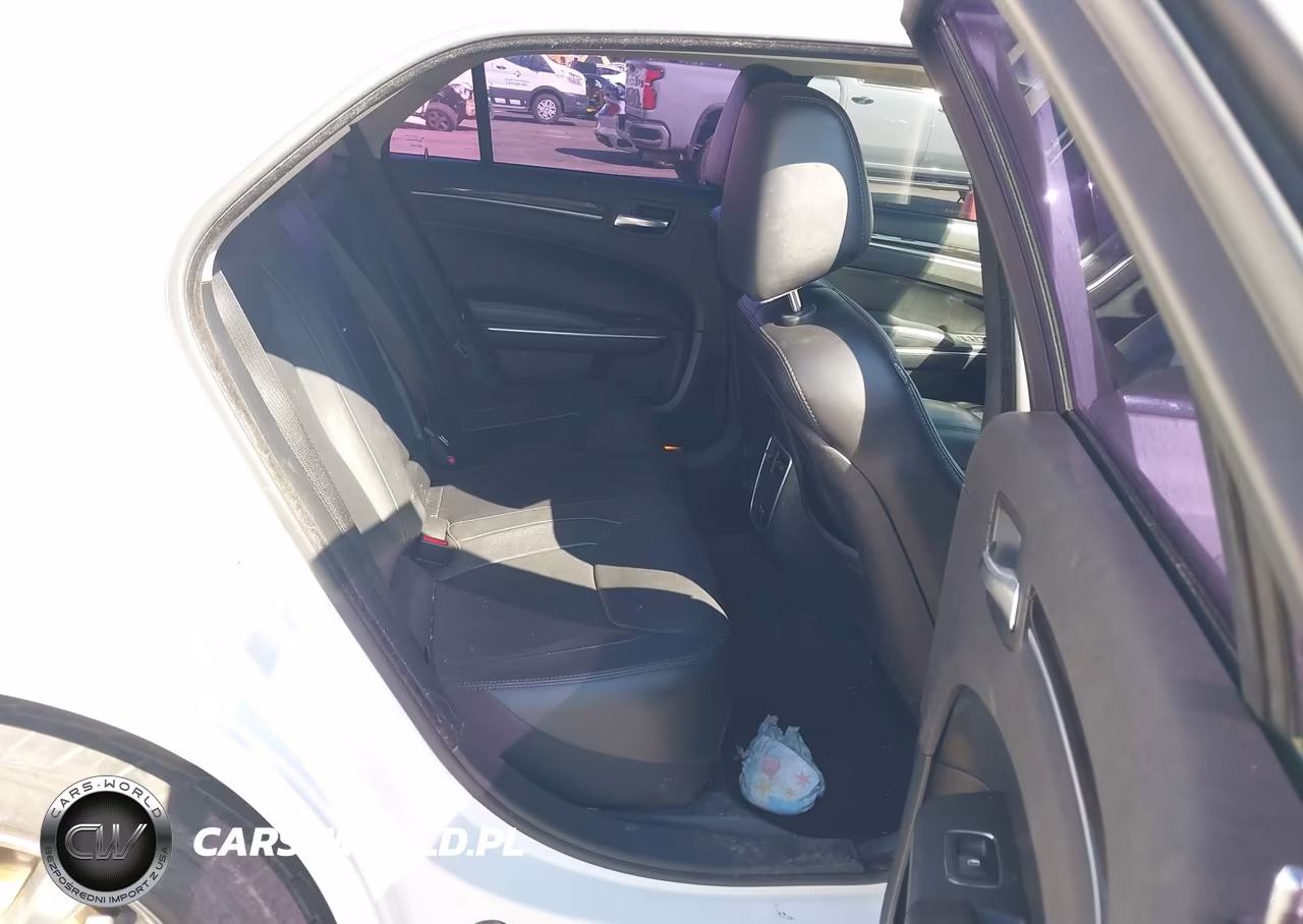 2015 Chrysler 300 Touring VIN:2C3CCARG1FH792887 - 8