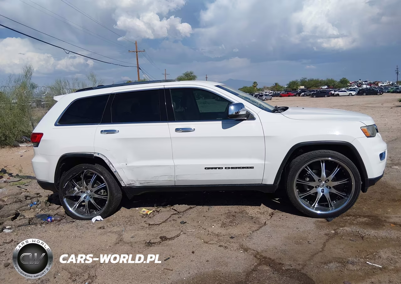 2017 Jeep Grand Cherokee Laredo 4X2 VIN:1C4RJEAG5HC965086 - 13