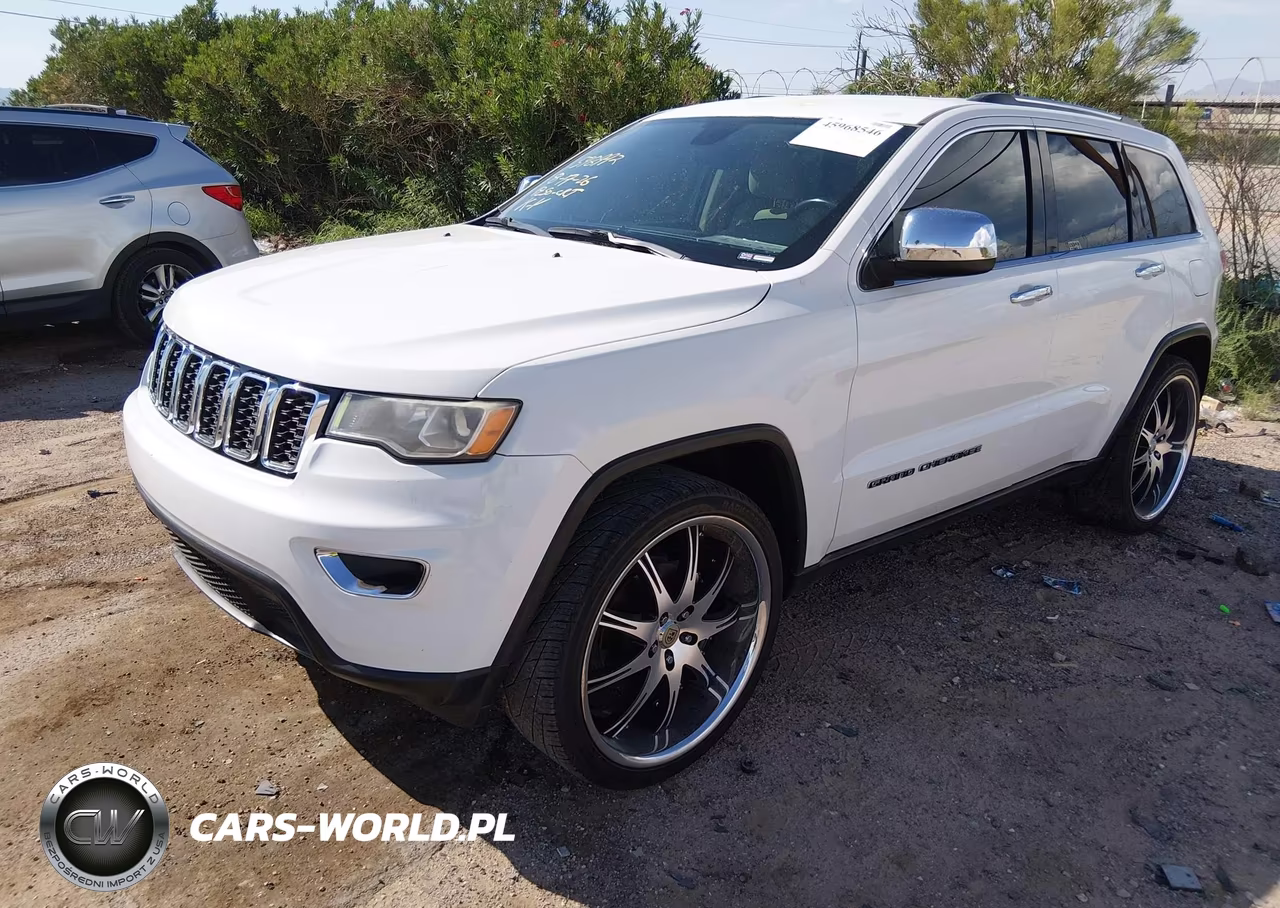 2017 Jeep Grand Cherokee Laredo 4X2 VIN:1C4RJEAG5HC965086 - 2