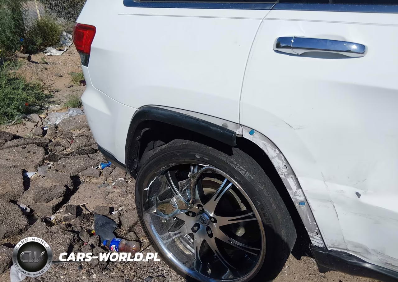 2017 Jeep Grand Cherokee Laredo 4X2 VIN:1C4RJEAG5HC965086 - 6