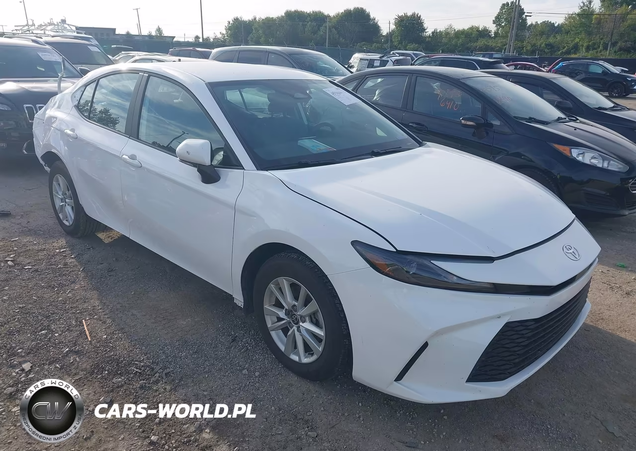 2025 Toyota Camry Le – zdjęcie 1 z 18