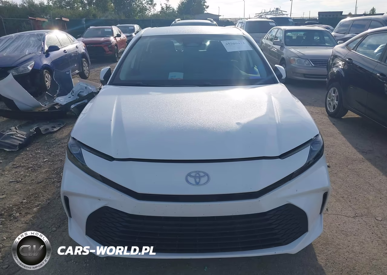 2025 Toyota Camry Le VIN:4T1DAACK5SU633022 - 13